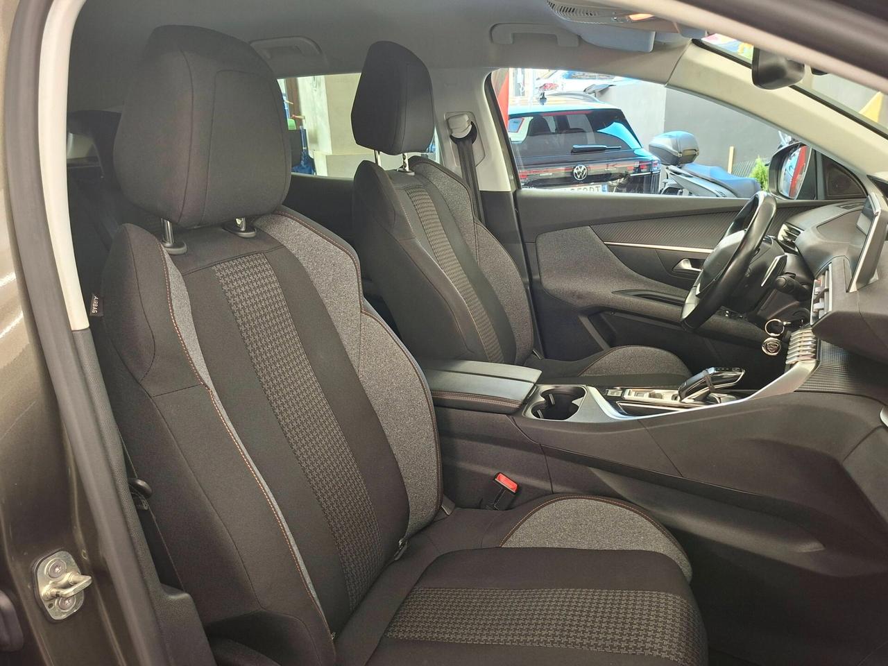 Peugeot 3008 BlueHDi 130 S&S EAT8 Business