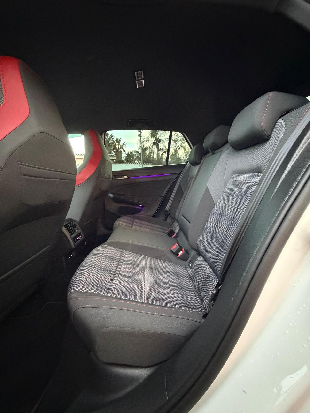 Volkswagen Golf 8 GTI 2.0 TSI 245CV