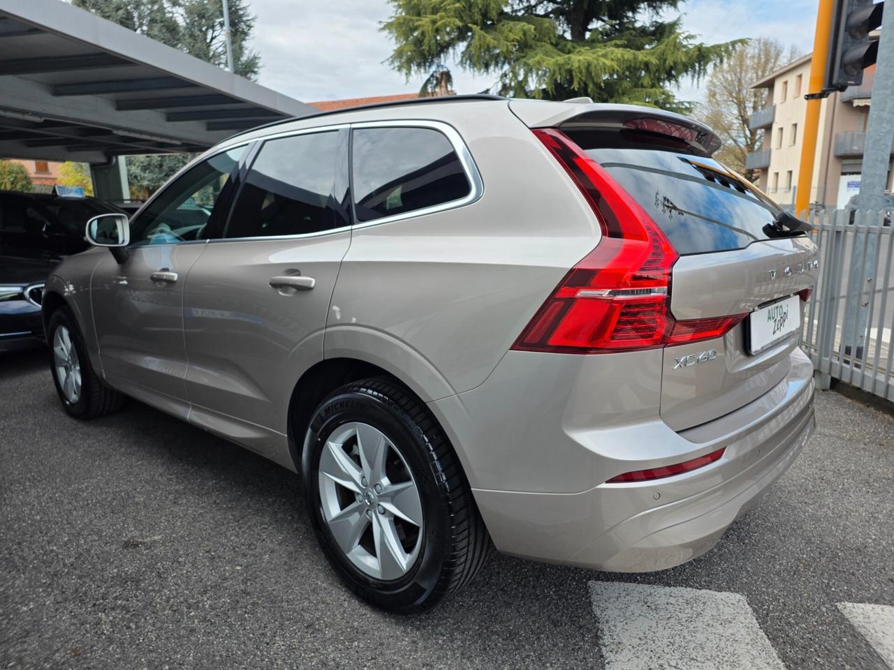 Volvo XC60 2.0 B4 BENZINA 197cv AUT. / SERVICE VOLVO!