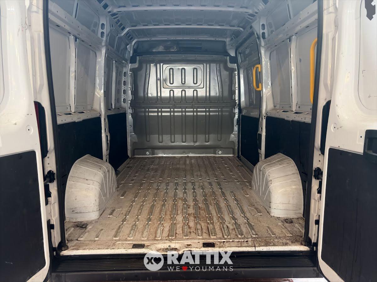 Peugeot Boxer 335 L2H2 2.2 bluehdi 140CV (IVA ESCLUSA)