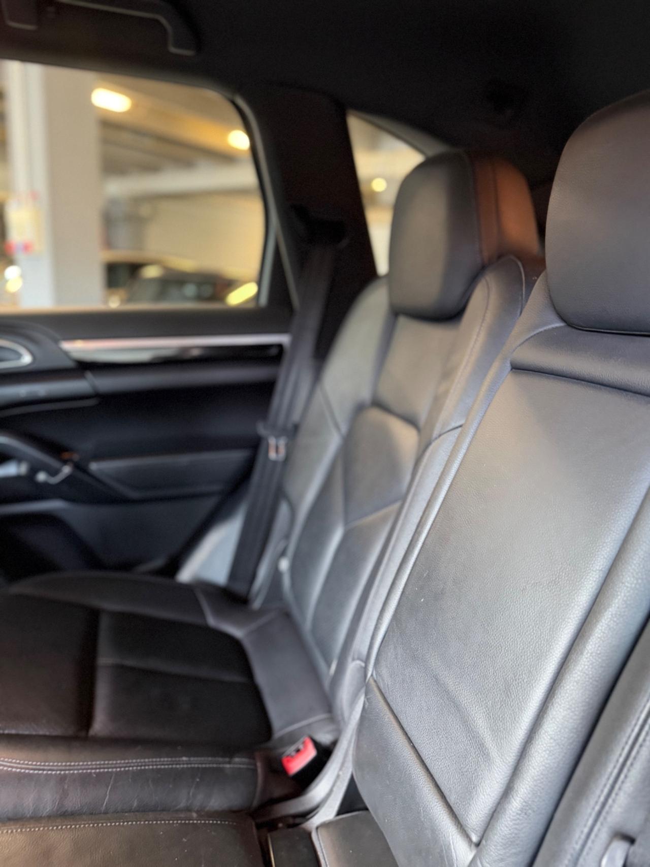 Porsche CAYENNE 3.0 V6 BOSE KMCERT UNICOPR