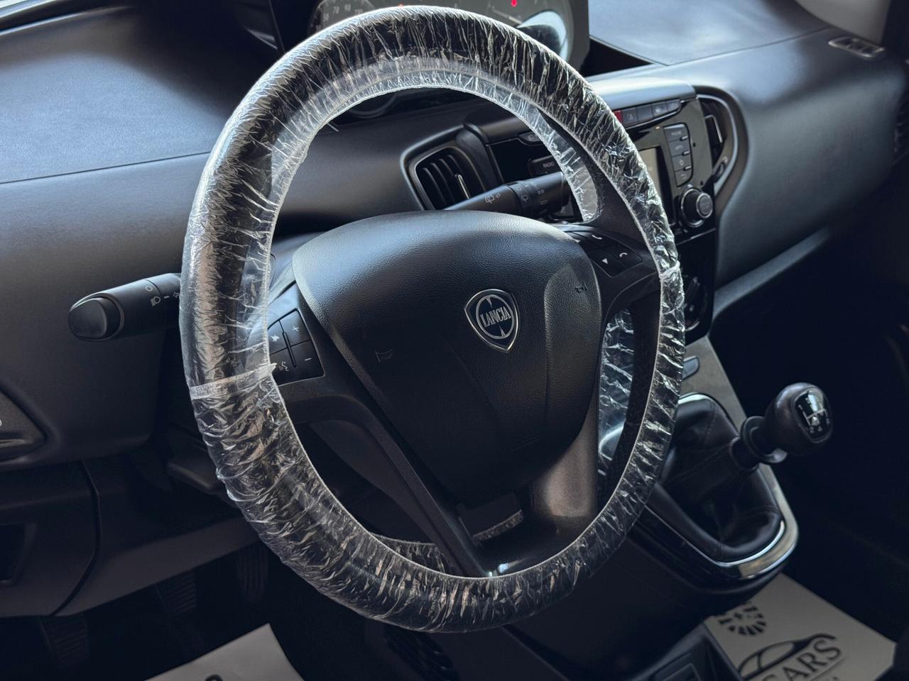 Lancia Ypsilon 1.2 69 CV 5 porte Gold
