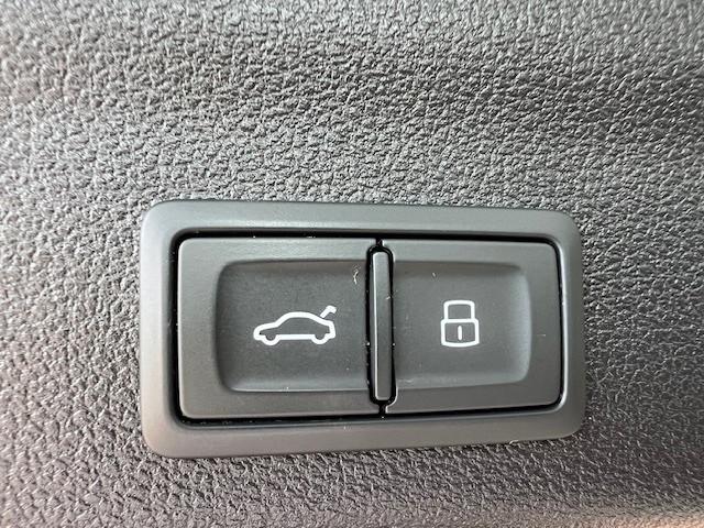 Audi A6 Avant 40 tdi Q. mhev S-line, Matrix Hd, Keyless,20"