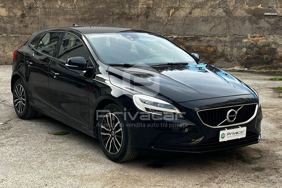VOLVO V40 D2