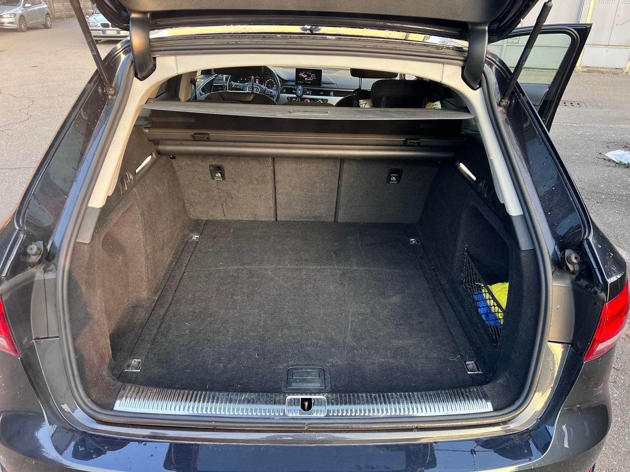 Audi A4 2.0 35 TDI Business Sport #8876