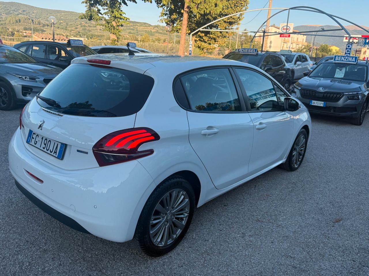 "SUPER ECO" Peugeot 208 PureTech GPL Active