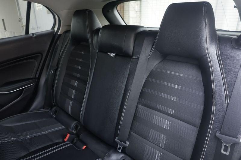 Mercedes-Benz GLA Mercedes-Benz GLA 200 d Automatic 4Matic Sport 100KW ANNO 2018