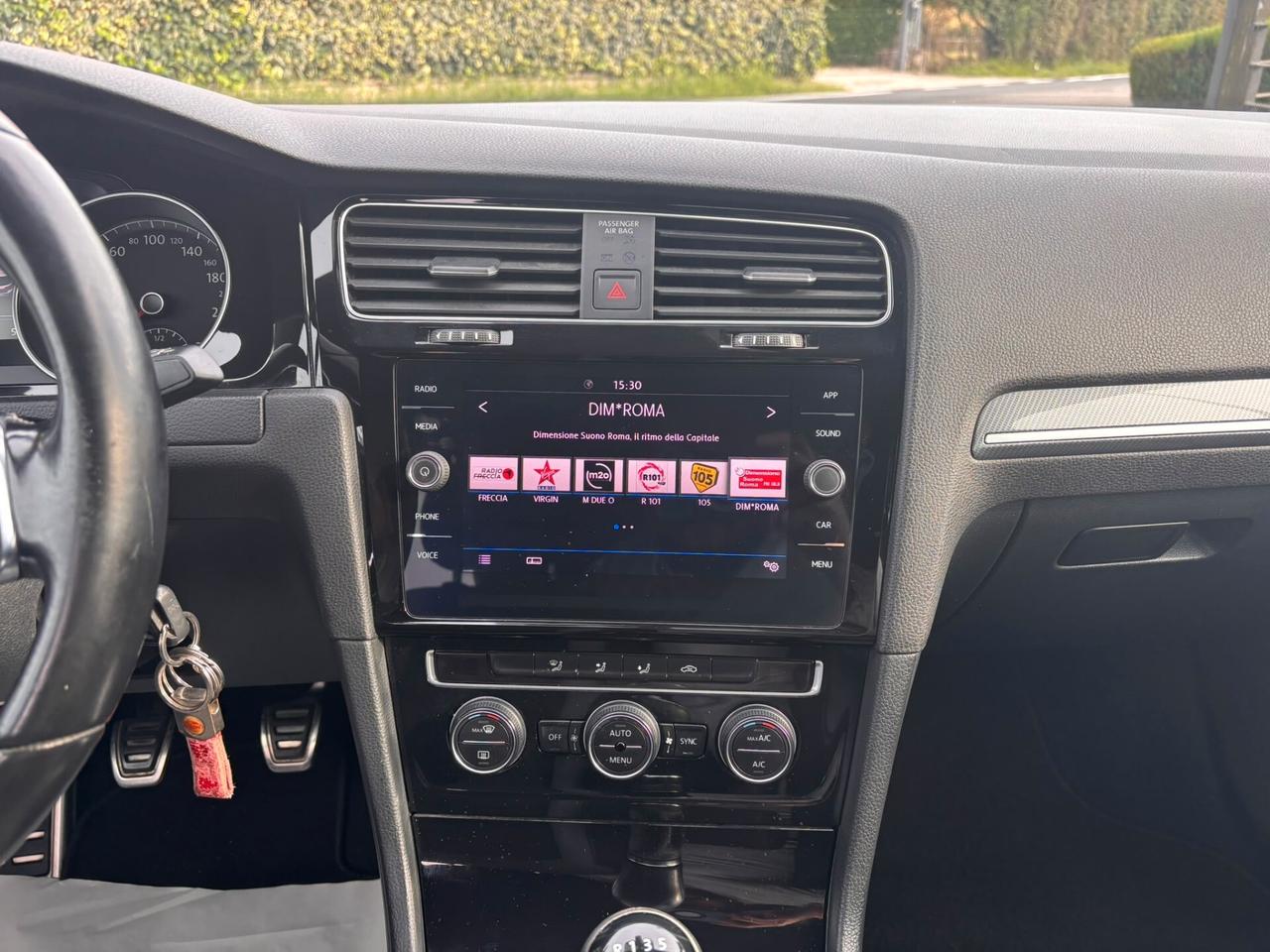 Volkswagen Golf 1.6 TDI 115 CV 5p. R LINE