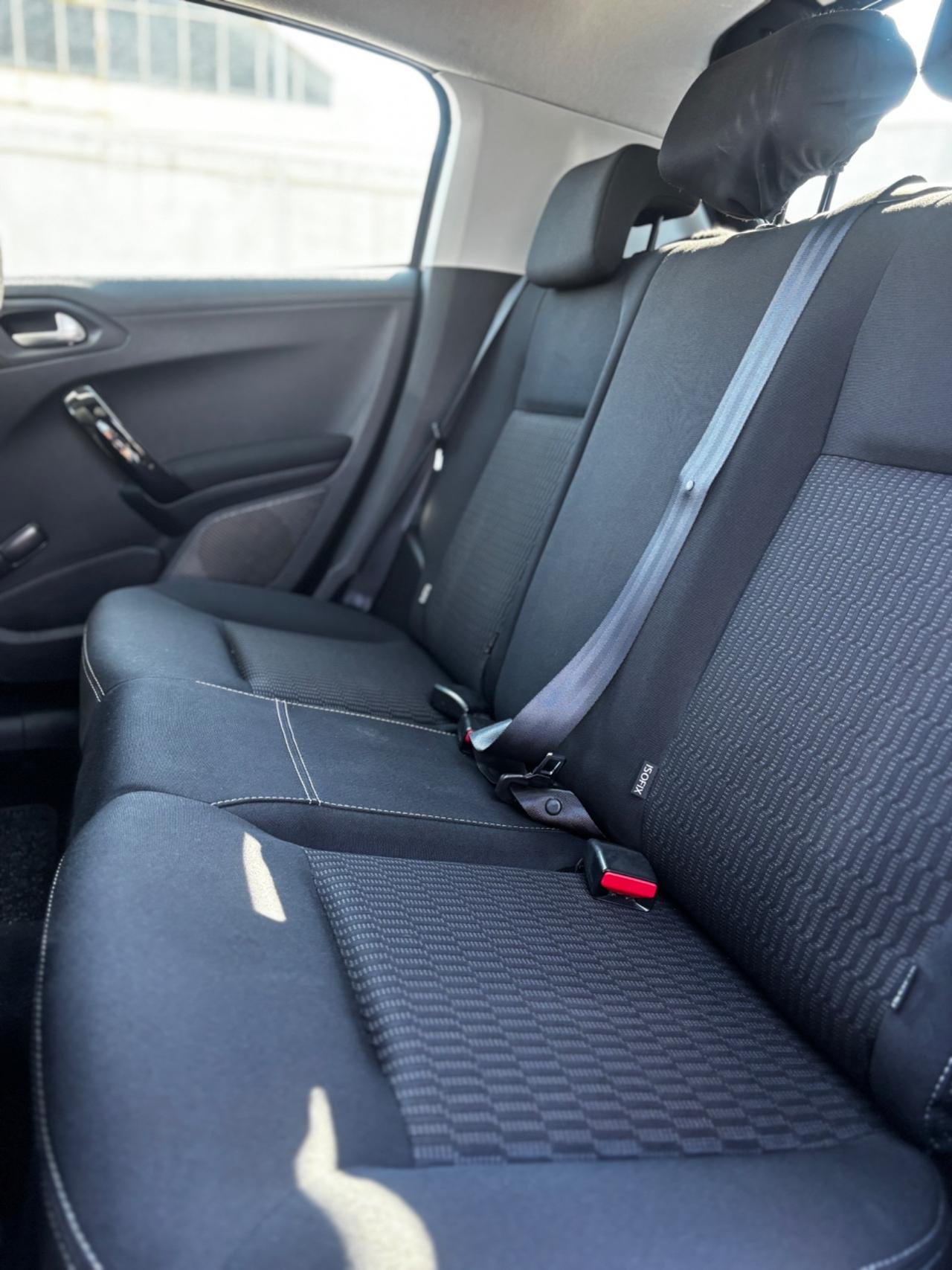 Peugeot 208 PureTech 82 5 porte Allure