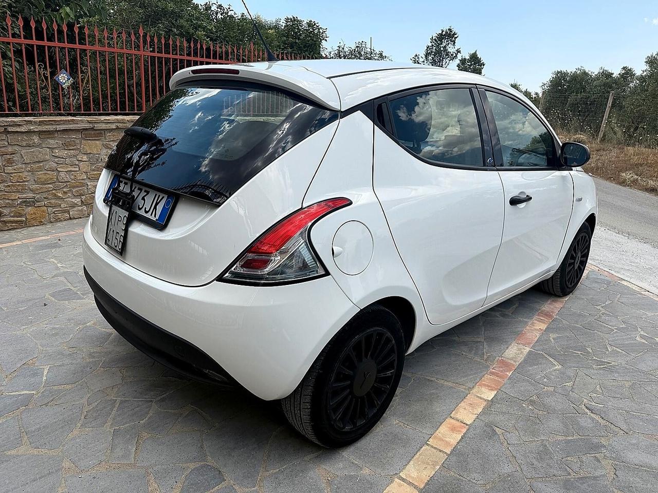 Lancia Ypsilon 1.2 69 CV 5 porte GPL Ecochic Elefantino Blu