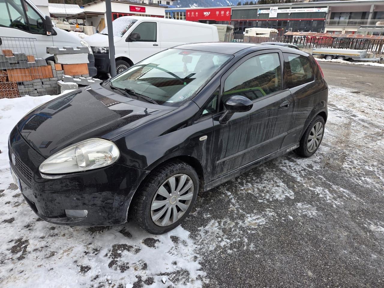 Fiat Grande Punto 1.4 3 porte Dynamic SI NEOPATENTATI