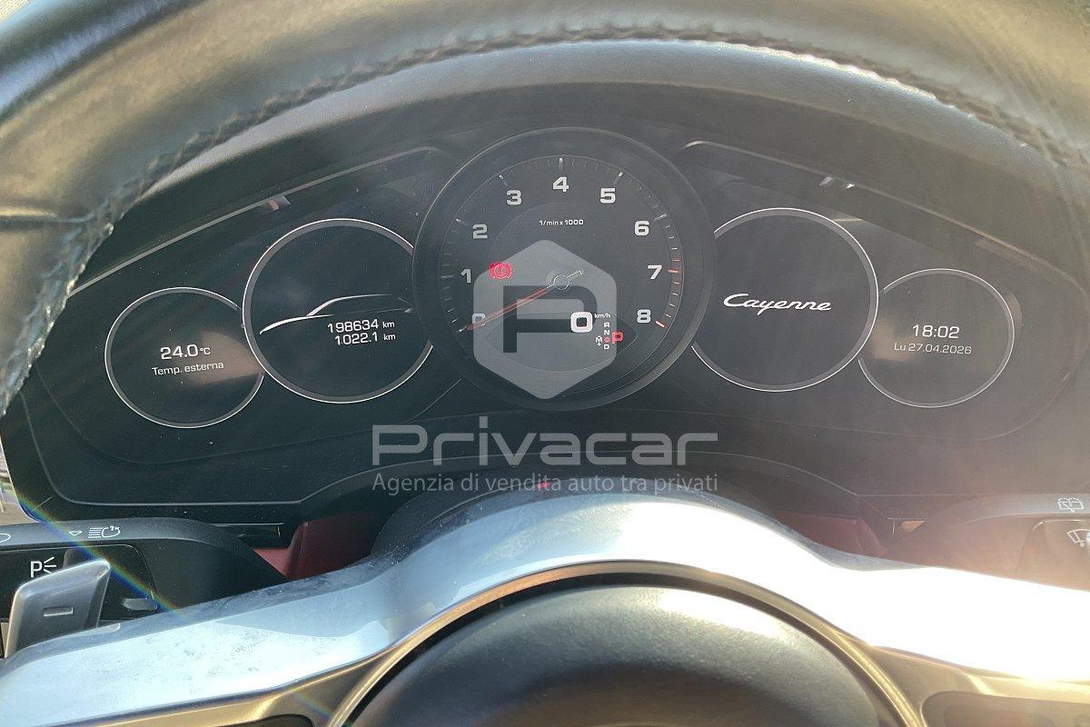 PORSCHE Cayenne 3.0 V6