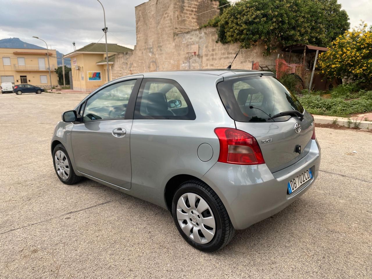 Toyota Yaris 1.4 D-4D 3 porte Sol ---- CAMBIO AUTOMATICA ----