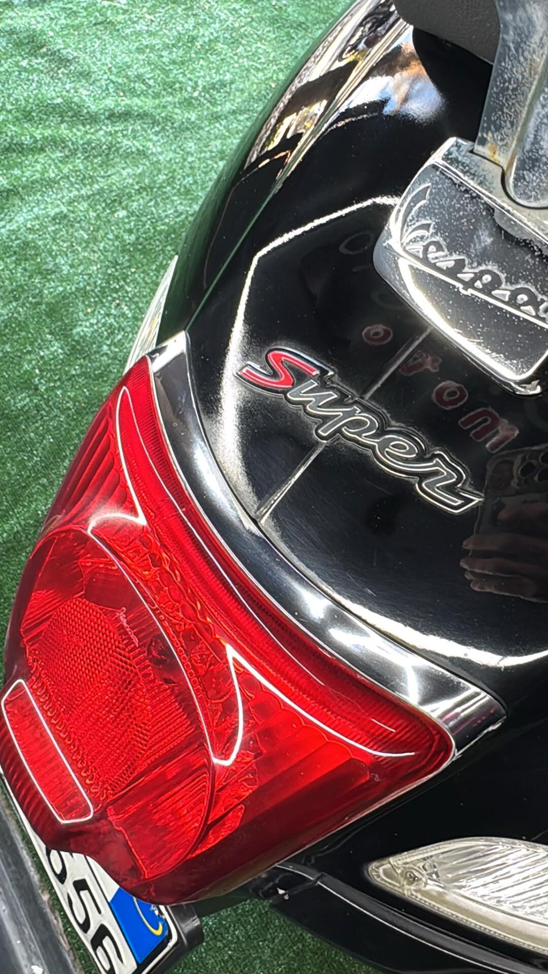 Piaggio Vespa 300 GTS