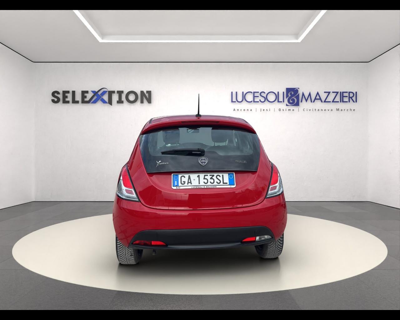 LANCIA Ypsilon 3ª serie - Ypsilon 1.0 FireFly 5 porte S&S Hybrid Ecochic Silver