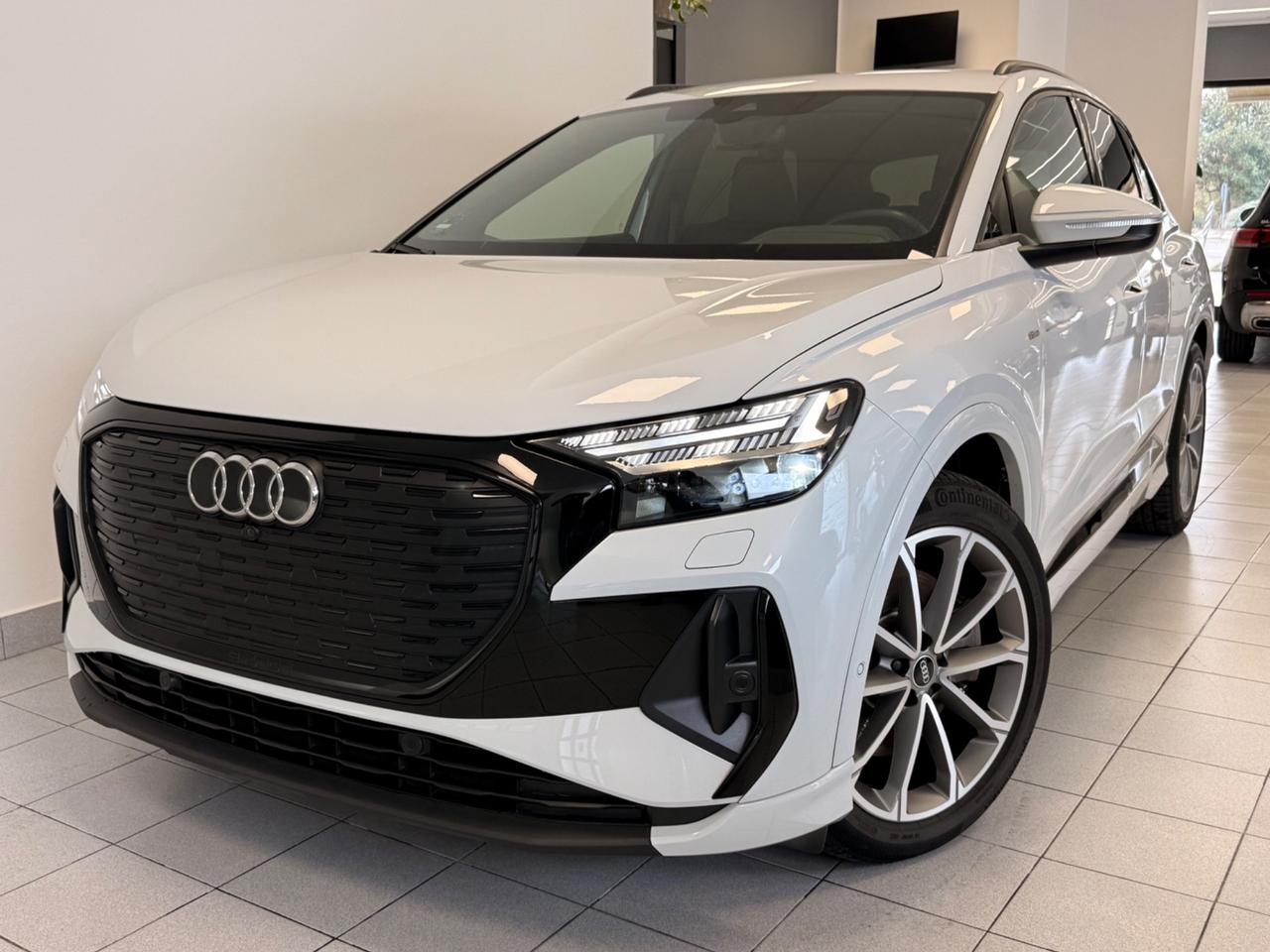 Audi Q4 40 e-tron S line Iva deducibile