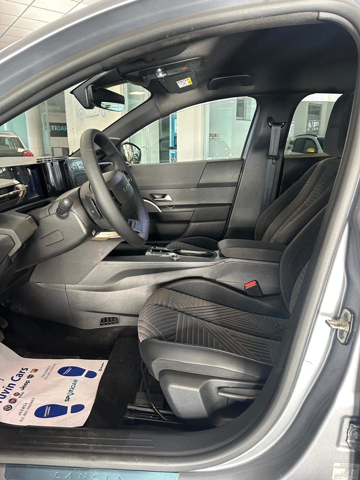 Lancia Ypsilon Hybrid e-DCT LX