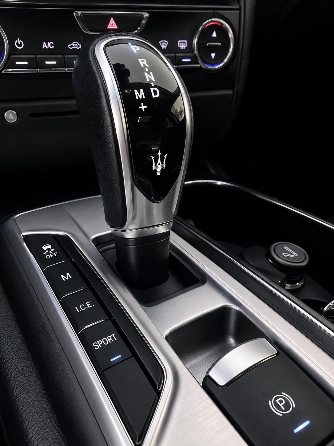 Maserati Ghibli V6 330cv