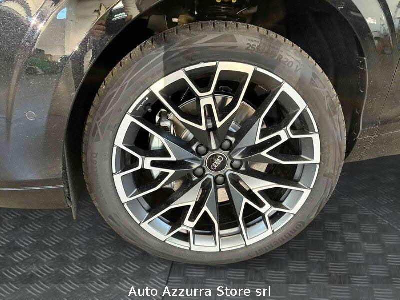 Audi Q3 SUV TDI S line 150cv S tronic Black Line *TETTO, 20", PROMO AZZURRA*