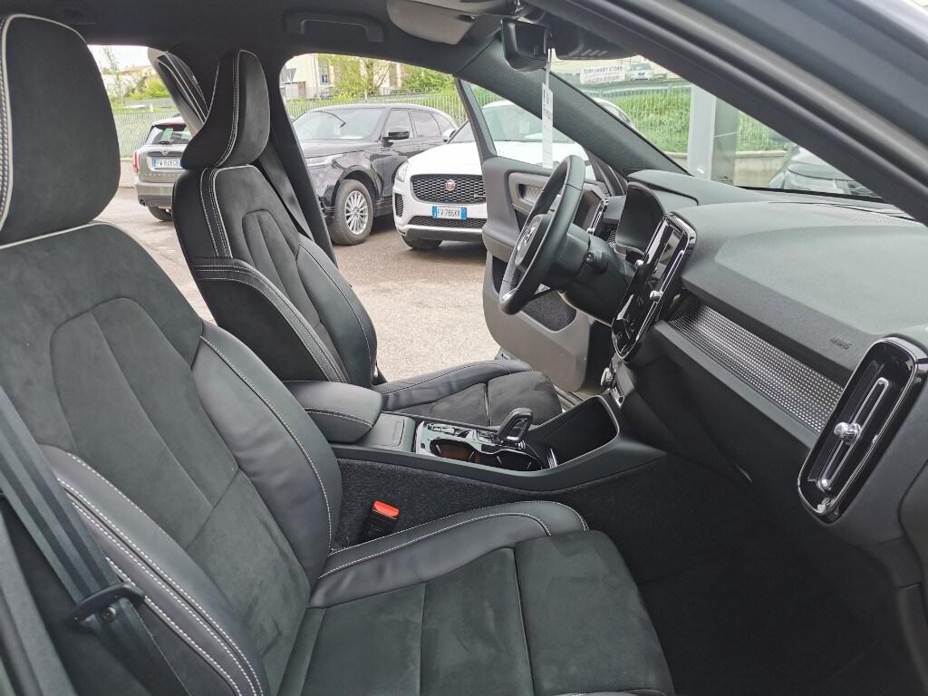 VOLVO XC40 (2017-->) XC40 T3 Geartronic Momentu...