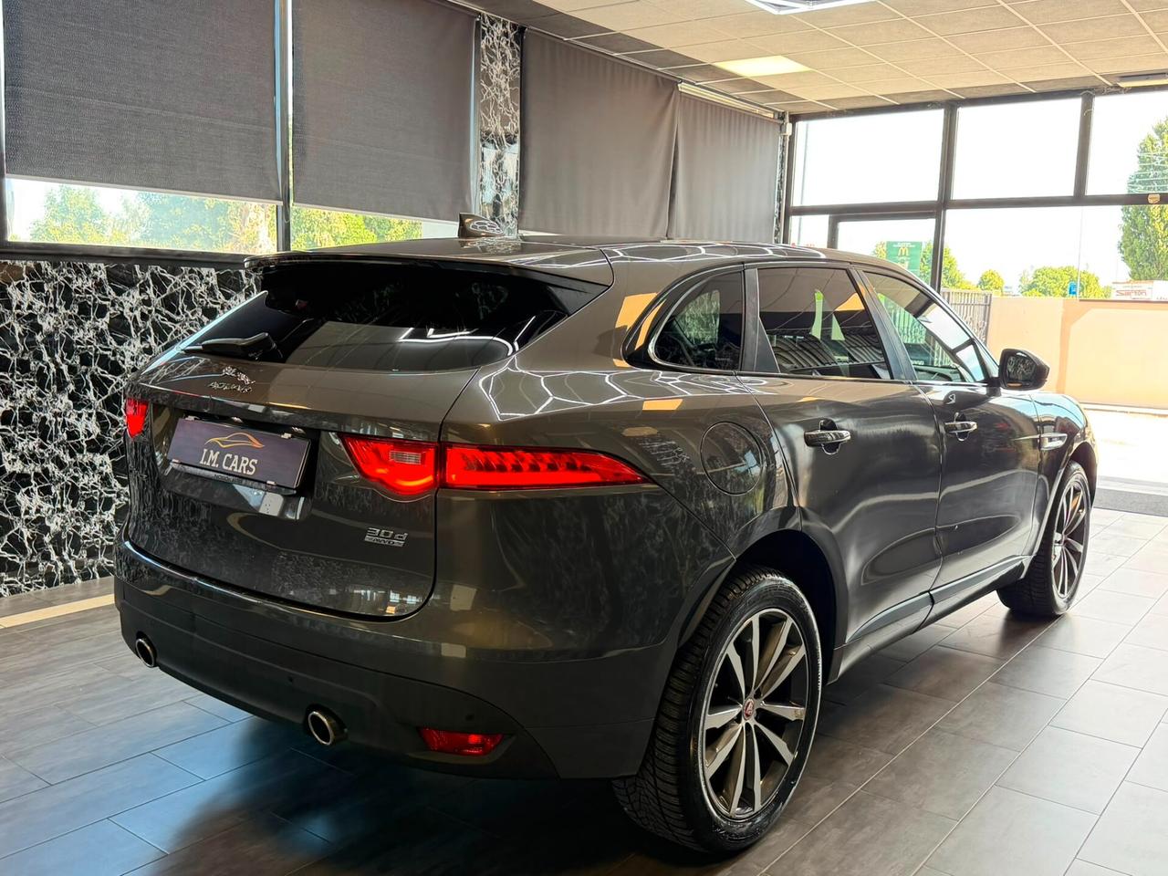 Jaguar F-Pace 3.0 D V6 300 CV AWD aut. R-Sport