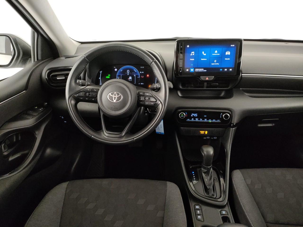 TOYOTA Yaris 1.5h Trend