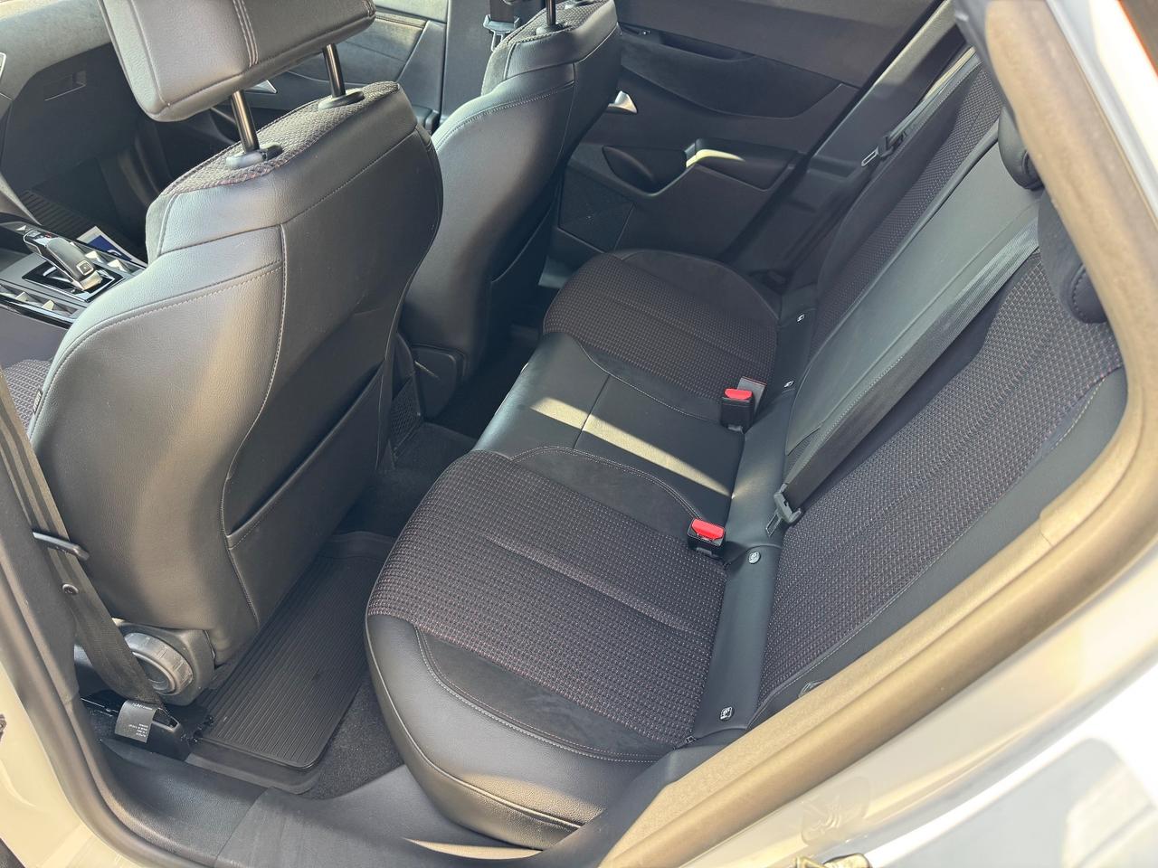 Ds DS3 3 Crossback PureTech 130 aut. Performance Line