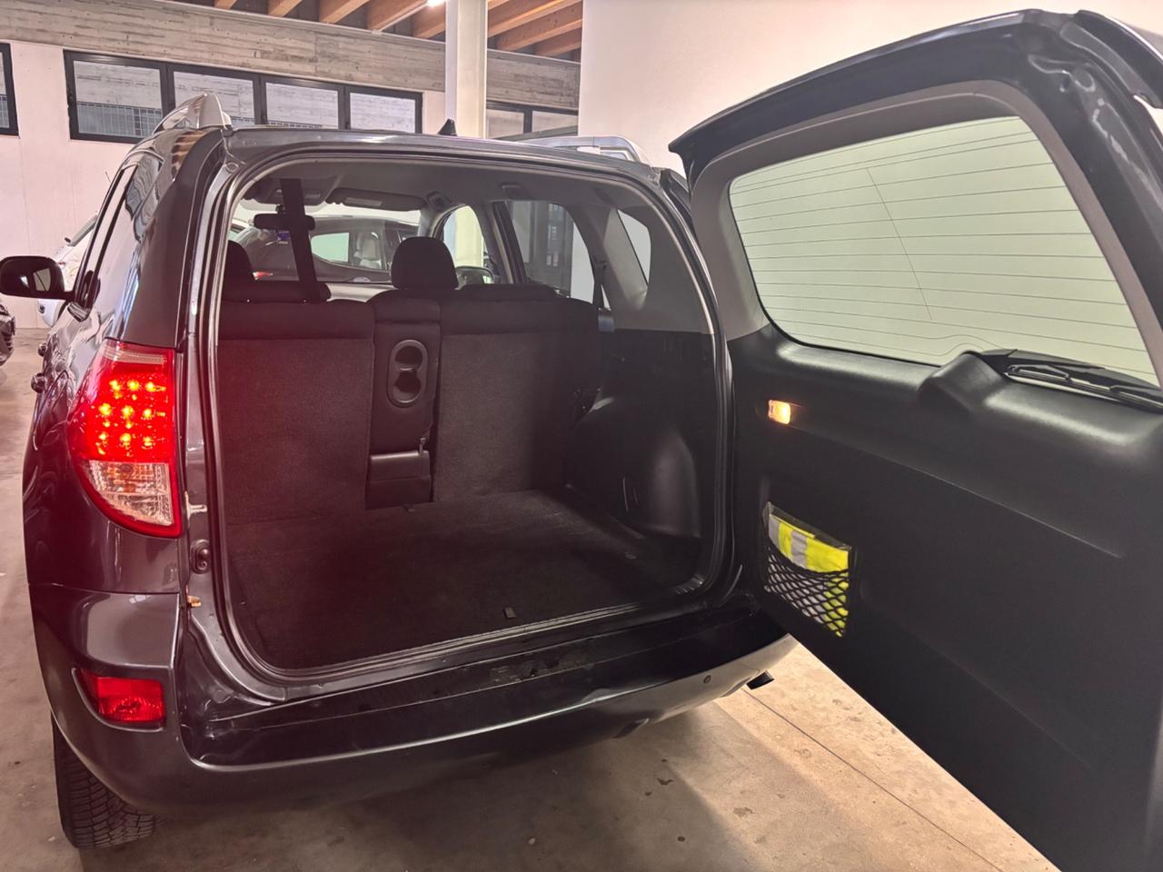 Toyota RAV4 Crossover 2.2 D-4D 136 CV Sol