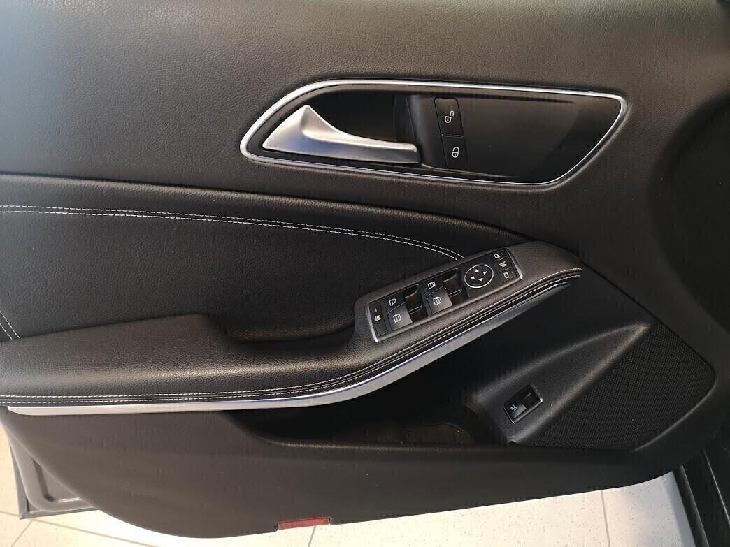 Mercedes-benz GLA 200 180 d Sport 4 MATIC