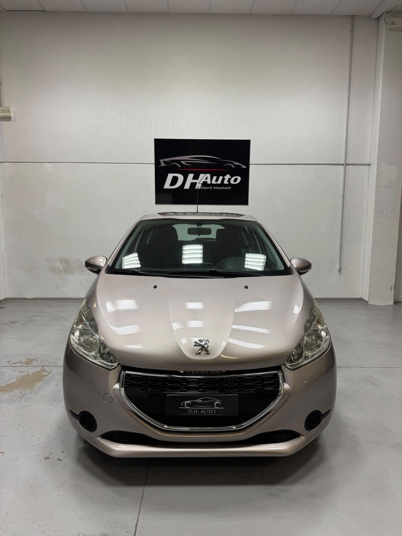 Peugeot 208 1.4 HDi 68 CV 5 porte Allure