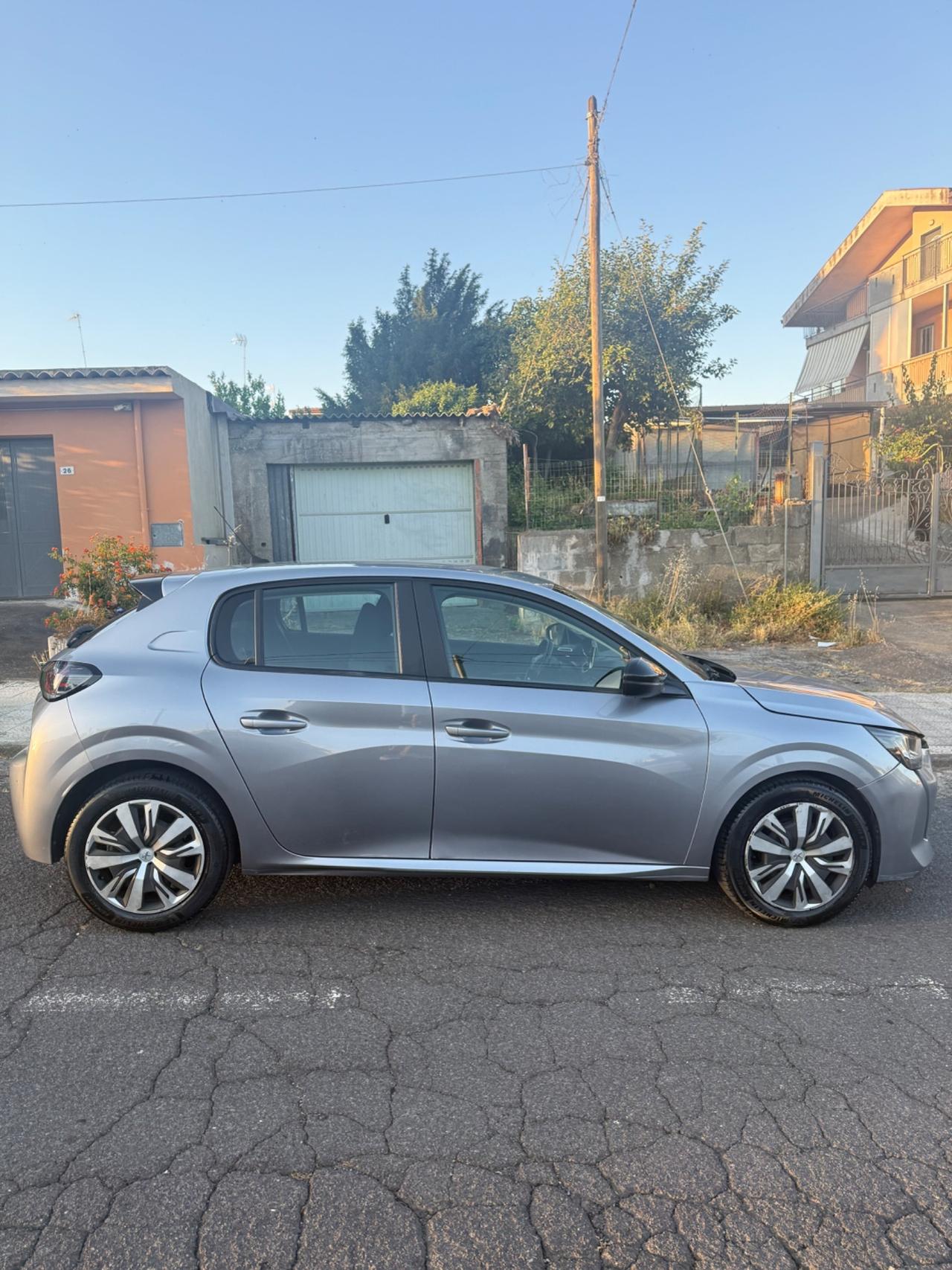 Peugeot 208 PureTech 75cv
