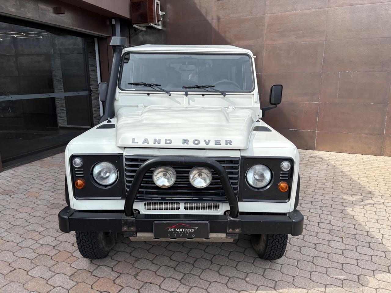 Land Rover Defender 90 2.4 TD4 Station Wagon E
