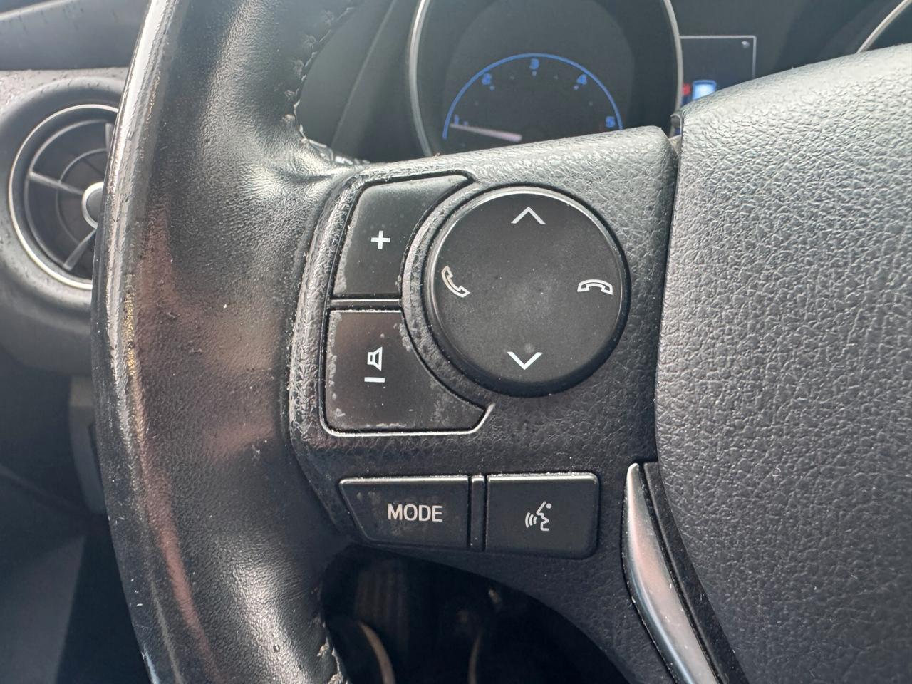 TOYOTA Auris 1.6 D-4D Lounge