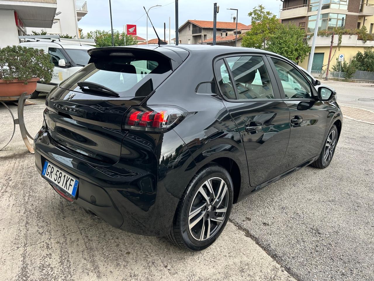 Peugeot 208 1.2 75 CV ( 30.000 KM) PARI AL NUOVO!!!