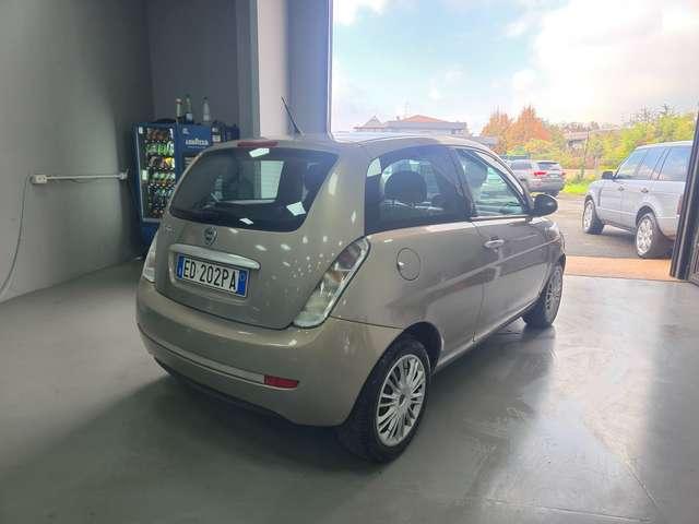 Lancia Ypsilon Ypsilon II 2007 1.2 8v New Oro (oro)