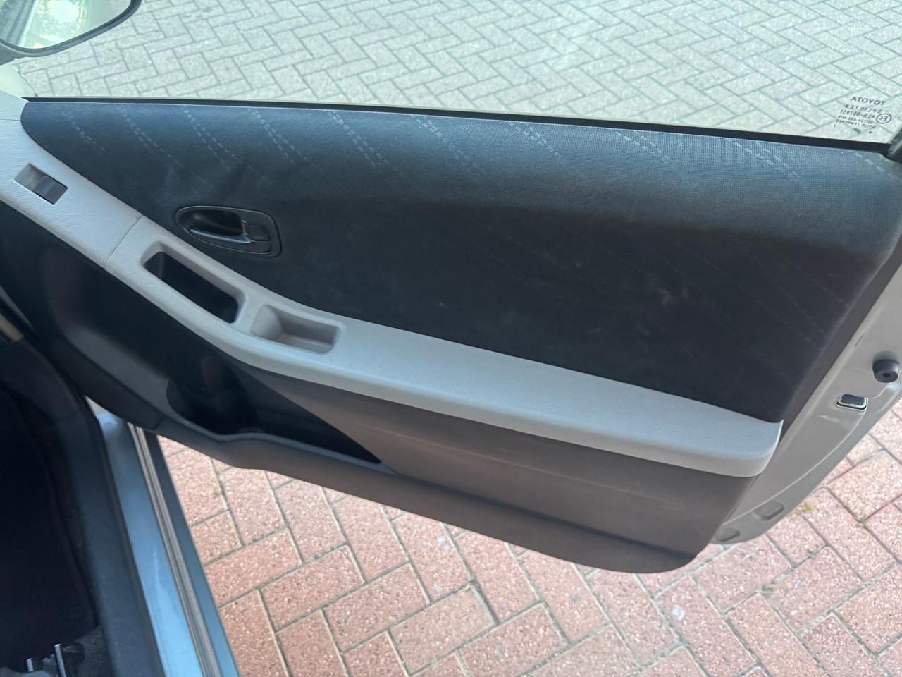 Toyota Yaris 1.0 VVT-i Sol #50407
