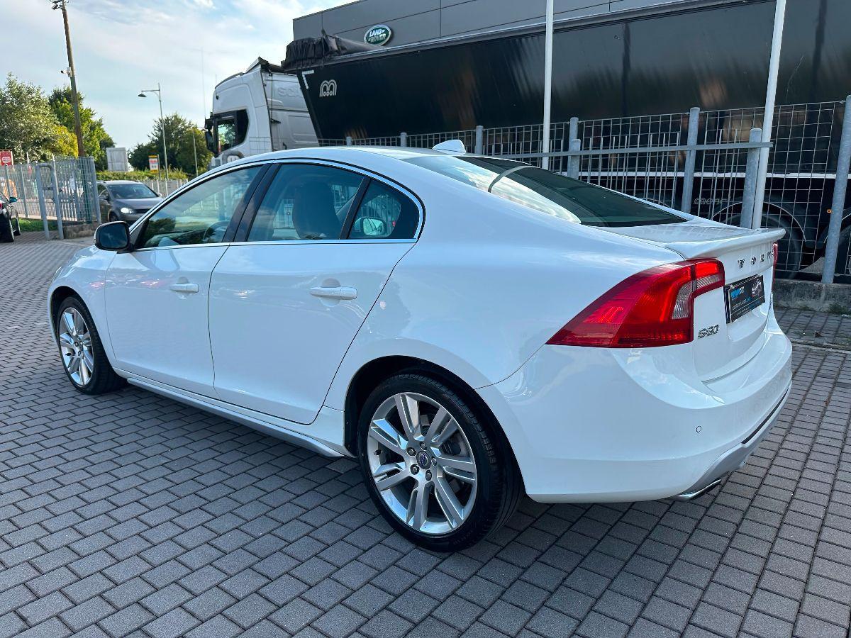 VOLVO - S40 - 2.4 D5 R-design