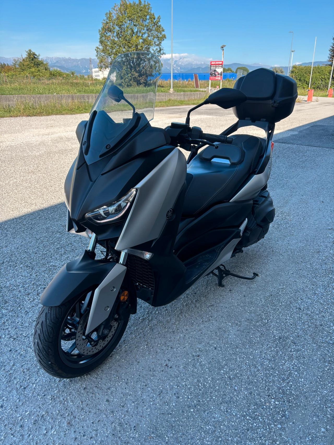Yamaha X-Max 400
