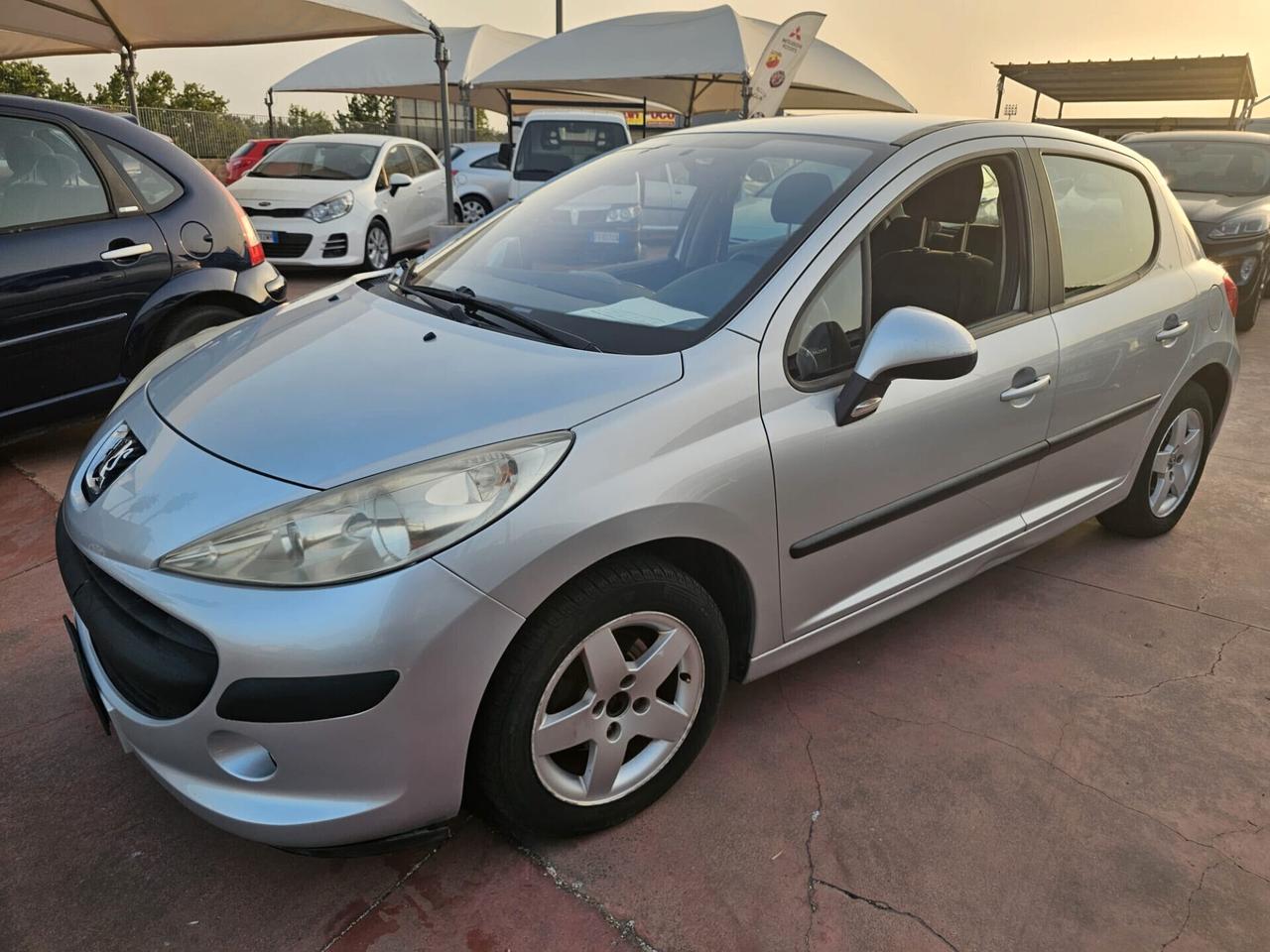 Peugeot 207 1.4 HDi 70CV 5p. ONE Line
