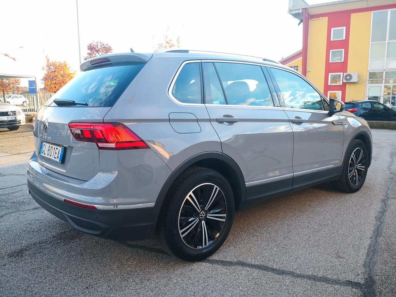 Volkswagen Tiguan 2.0 TDI 150 CV SCR DSG Life ***COCKPIT DISPLAY***