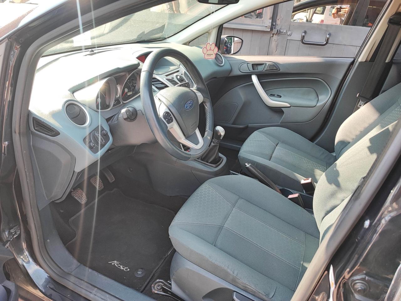 Ford Fiesta 1.2 5 porte uni-pro