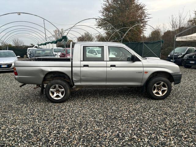 Mitsubishi L200 2.5 TDI 4WD Club Cab Pick-up GLS