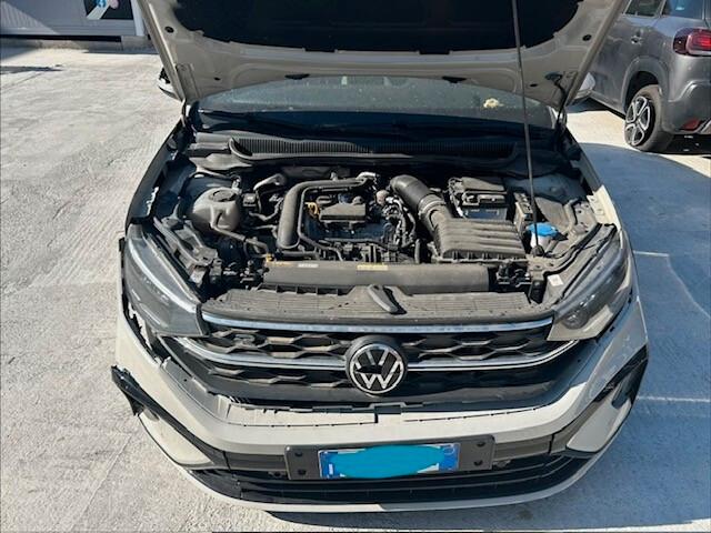 Volkswagen Taigo 1.0 TSI 110 CV DSG R-Line incidentata sinistrata
