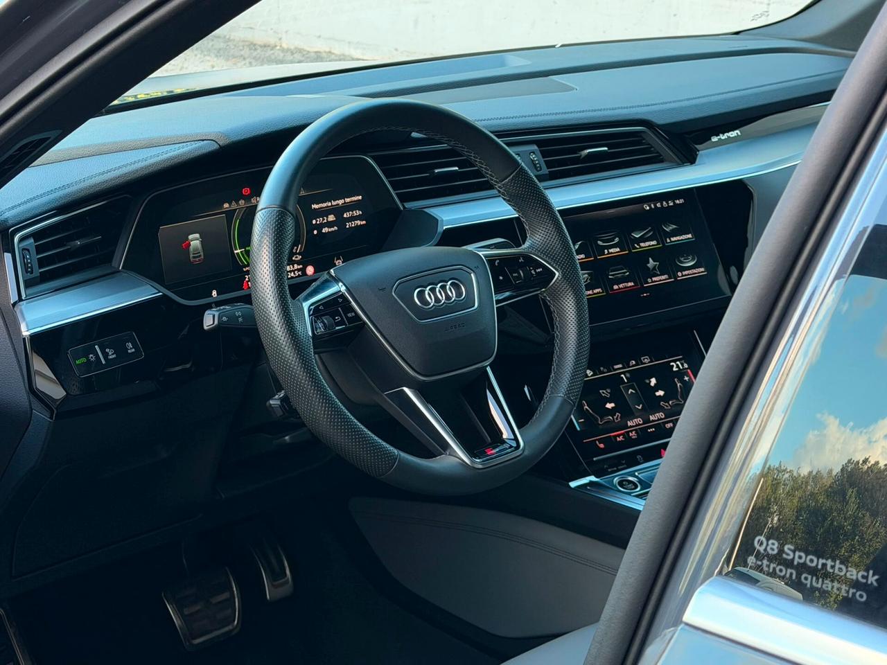 Audi Q8 e-tron SPB 55 quattro S line edition
