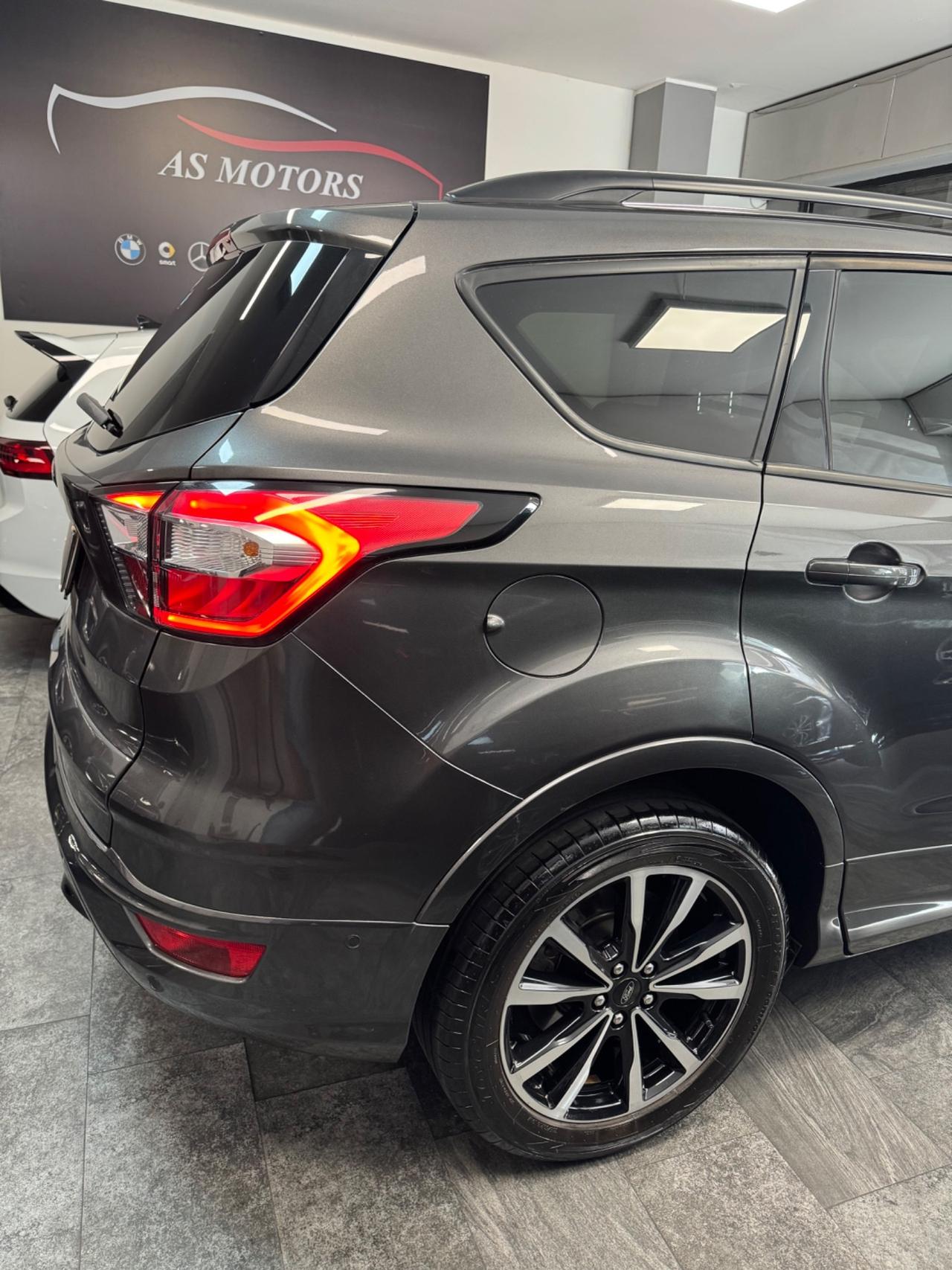 Ford Kuga 1.5 TDCI 120 CV S&S 2WD ST-Line