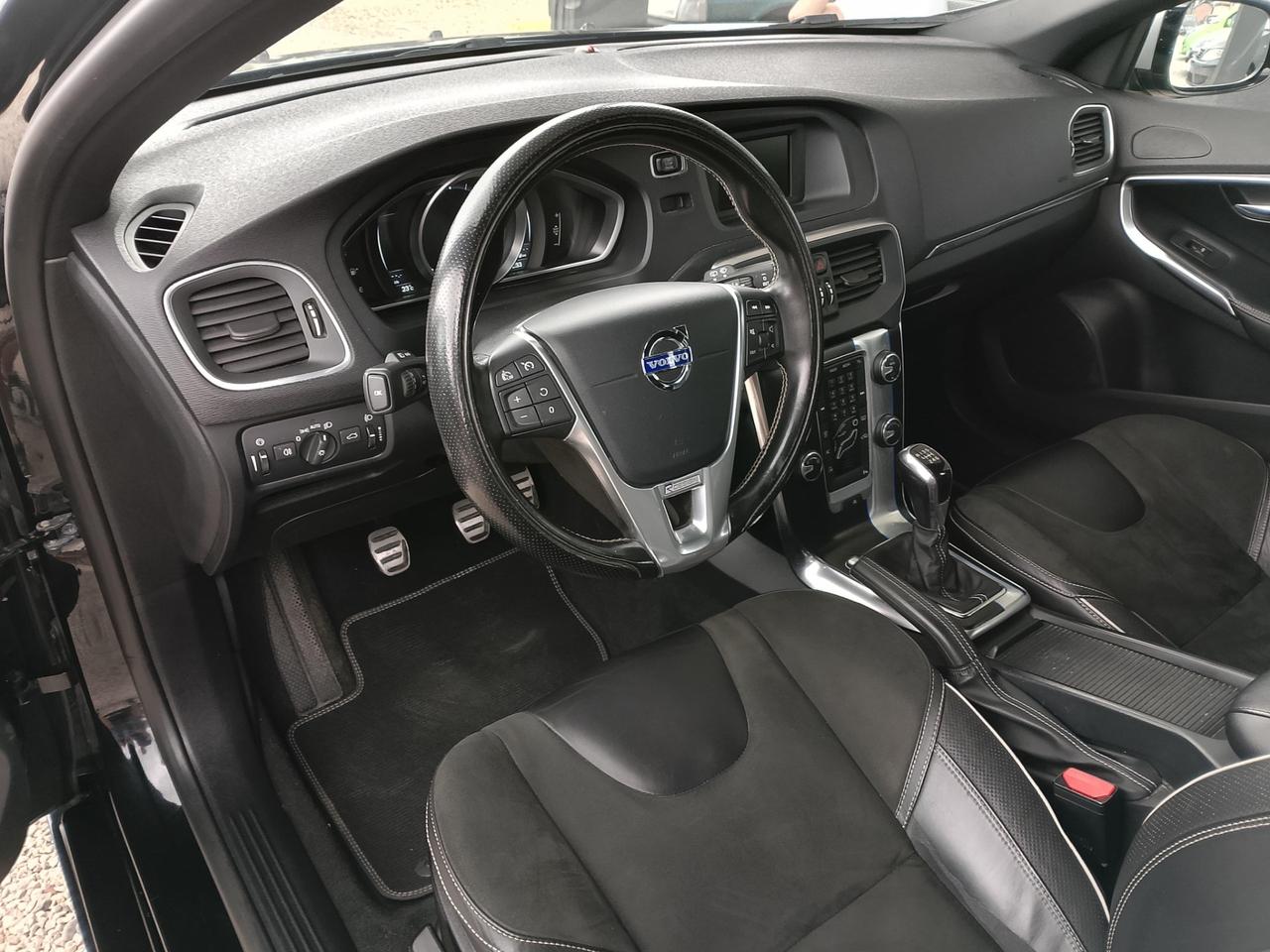 Volvo V40 D2 1.6 Powershift R-design Kinetic