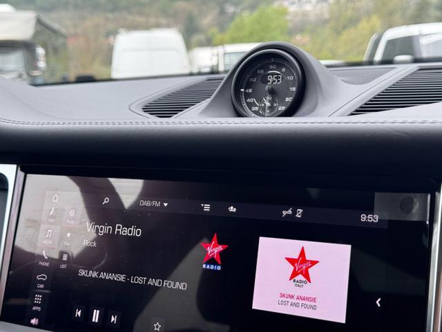 PORSCHE Macan 2.0 T Panorama Sport Chrono IVA Esposta