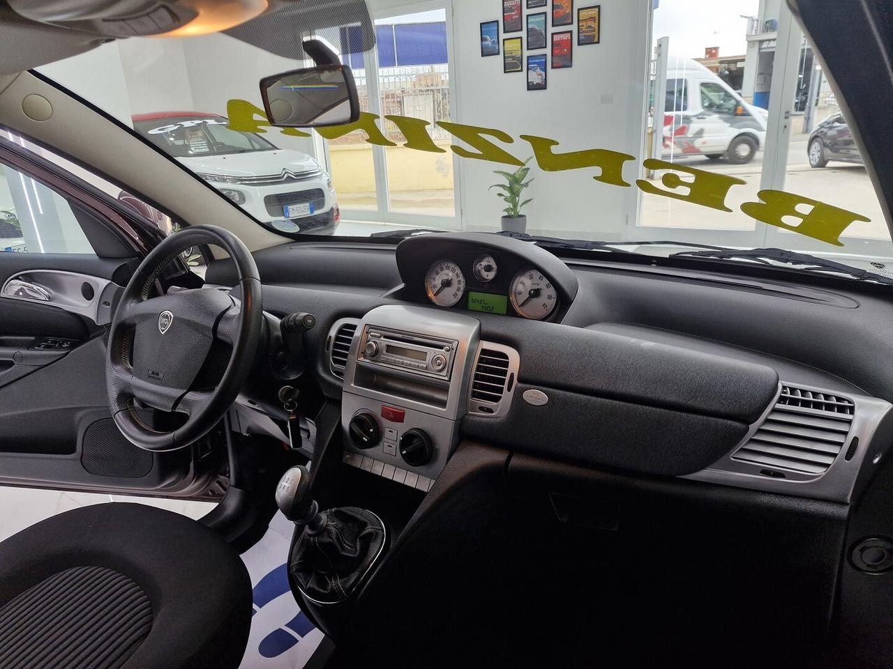 LANCIA YPSILON 1.2 BENZINA 69CV ANNO 2011 90000KM