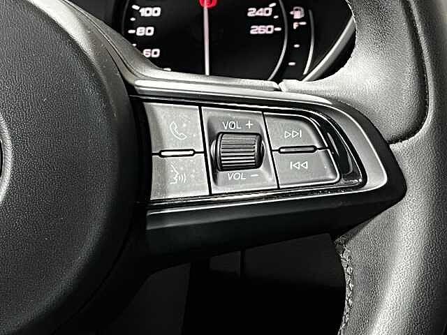 Alfa Romeo Giulia 2.0 Turbo 200 CV AT8 Business