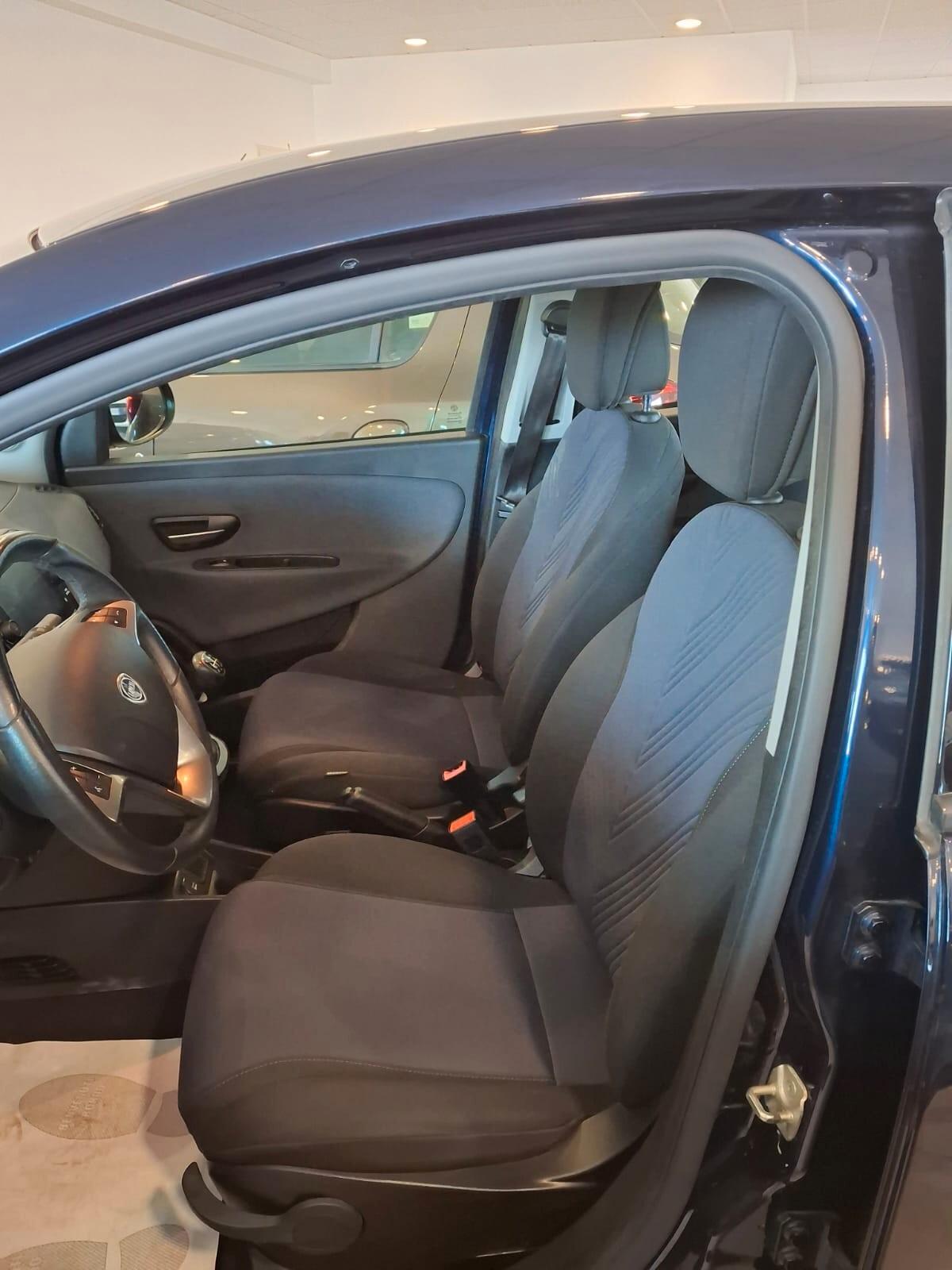 Lancia Ypsilon 1.0 FireFly 5 porte S&S Hybrid Ecochic Gold